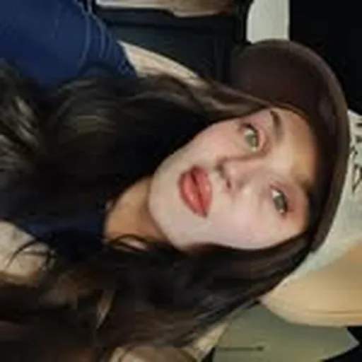 @mikaylanogueira profile image
