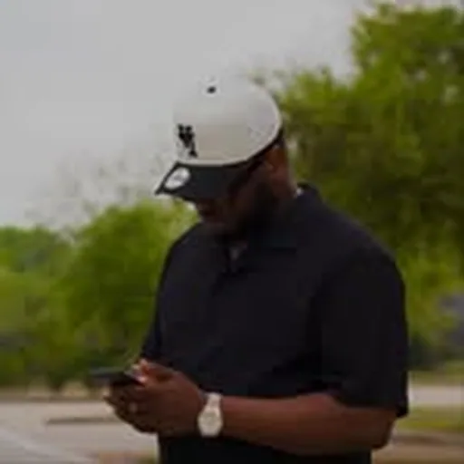 @mikunfilms_ profile image