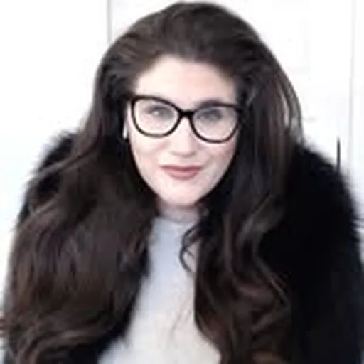 @misstrenchcoat profile image