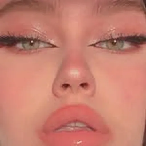 @modelmalay profile image