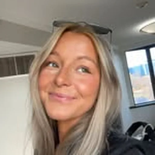 @molliekorth profile image