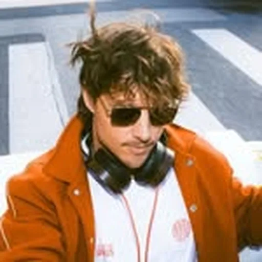 @momemusic profile image