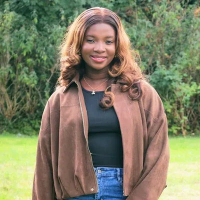 @momentswithprecious profile image