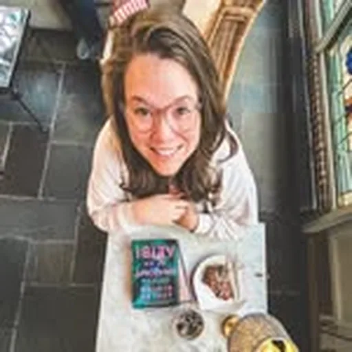 @momisbooked profile image