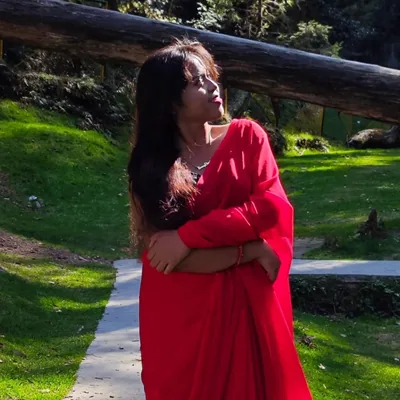 @mona_anthophile profile image