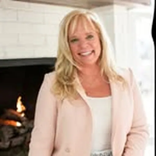 @mona_corwin profile image