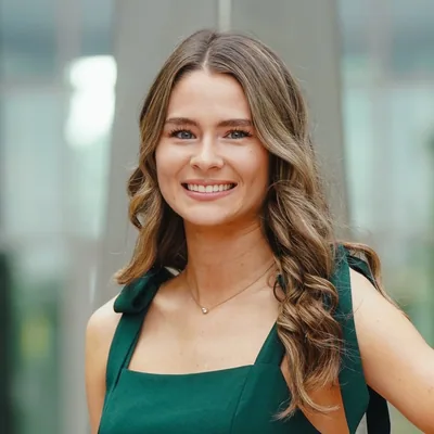 @moneymoveswithlydia profile image