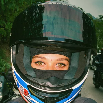 @motowandergirl profile image