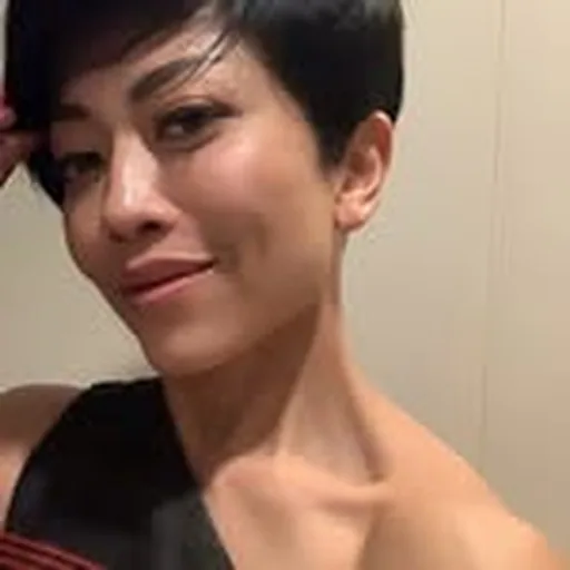 @movingwithmia profile image