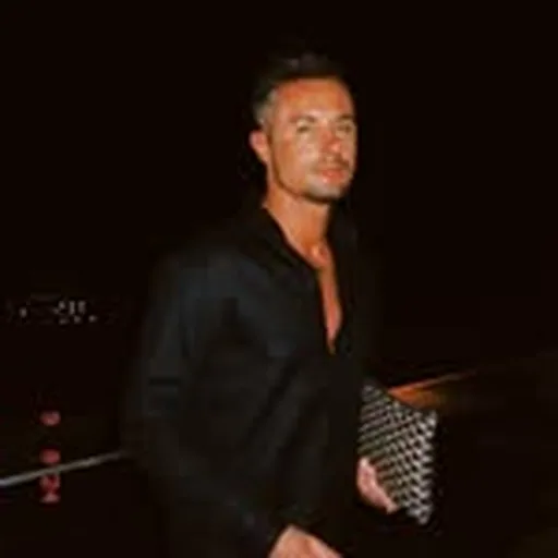 @nandoo profile image