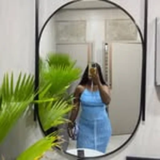 @naomi_djilla profile image
