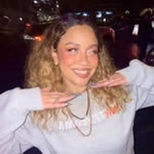 @natashacastles profile image