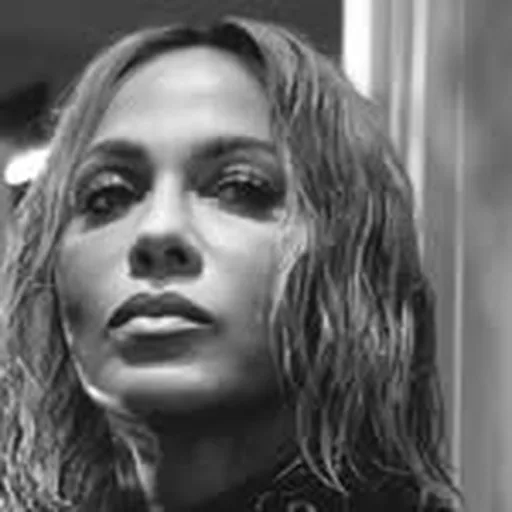 @nicoleariparker profile image