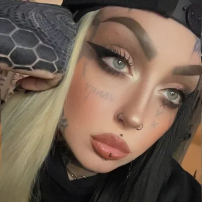 @nicoleriot profile image