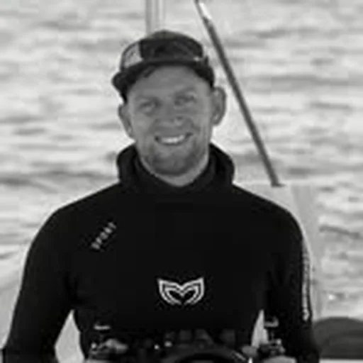 @nik_oceanlife profile image