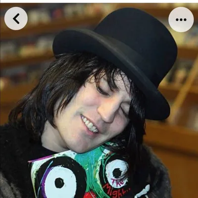 @noel_fielding profile image