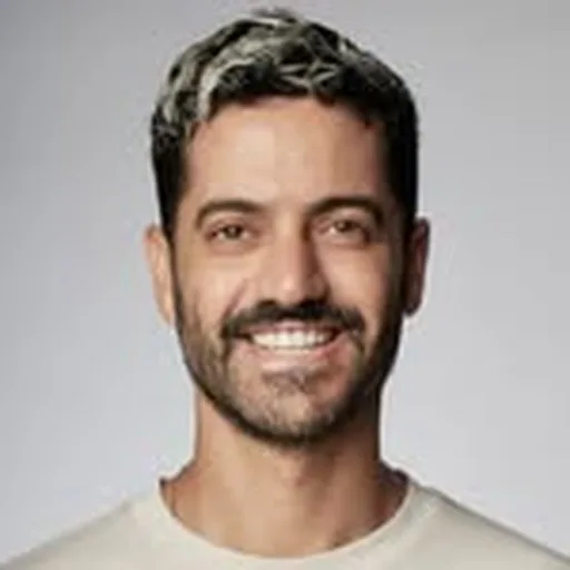 @omriyaari profile image