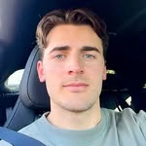 @oscarvore profile image