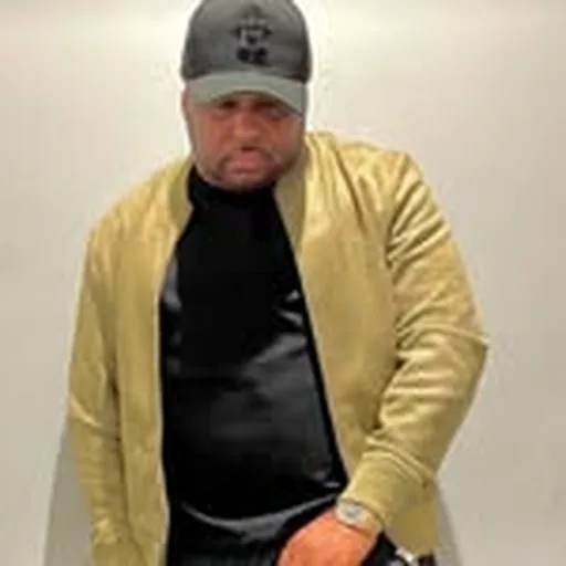 @p_hef profile image