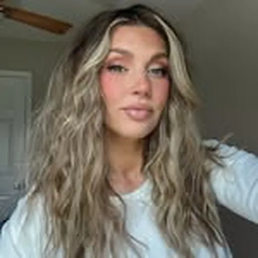@paigewallmakeup profile image