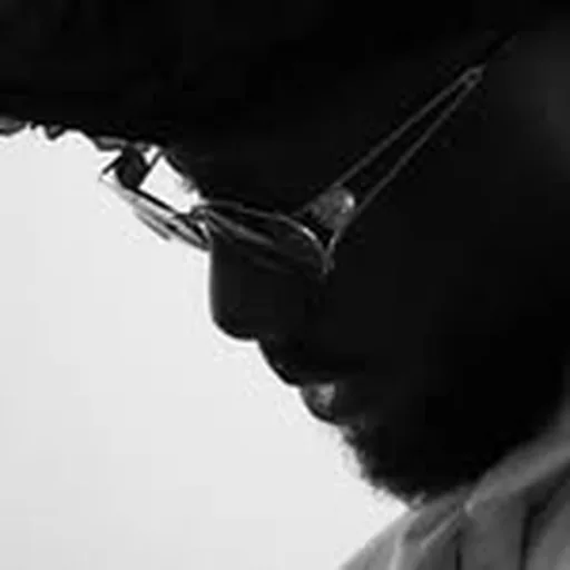 @papesan.shots profile image