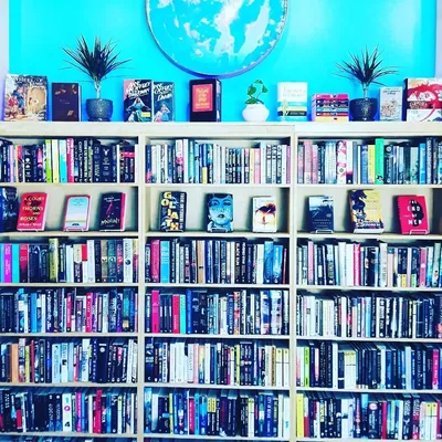 @parallelworldsbookshop profile image