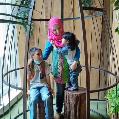 @parentingbyrey profile image