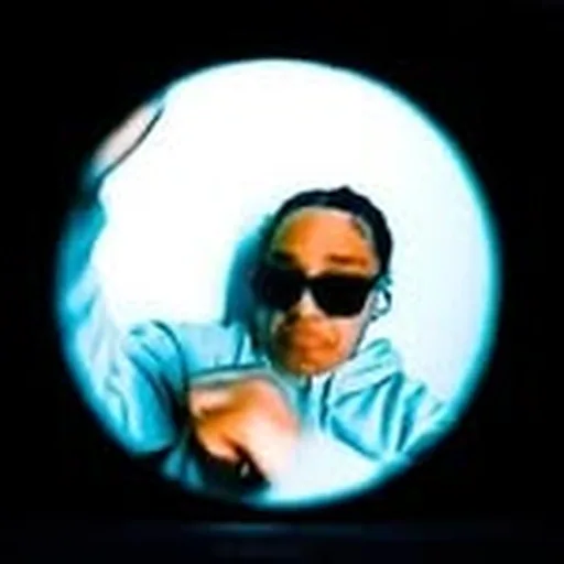 @parisaden profile image