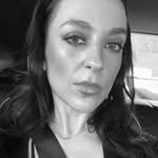 @phoebetaylormakeup profile image