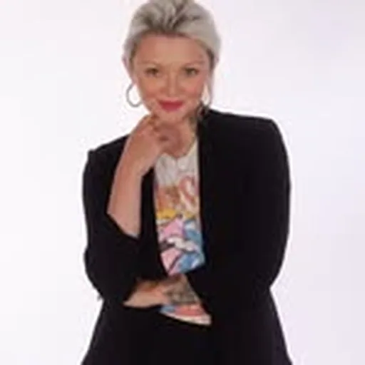 @pollyjames profile image