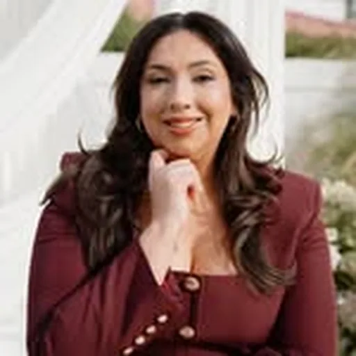@primroseglam profile image
