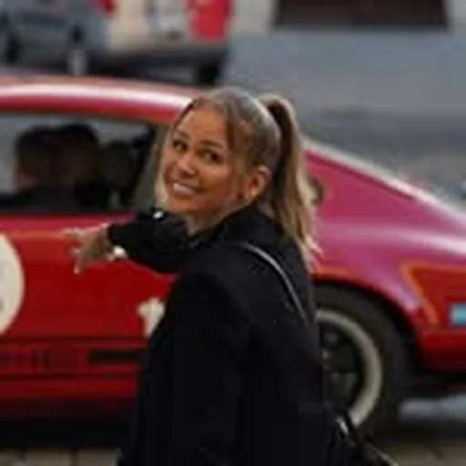 @racing.romance profile image