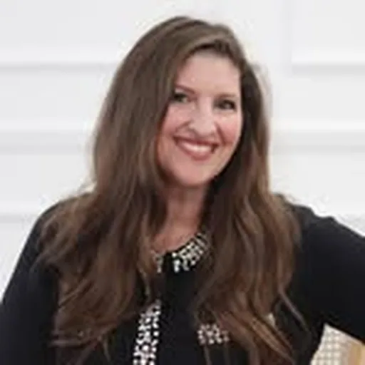 @radiantlydressed profile image
