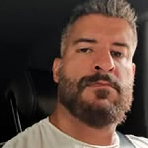 @rafaelarena_ profile image