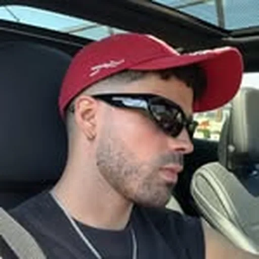 @randyvouu profile image