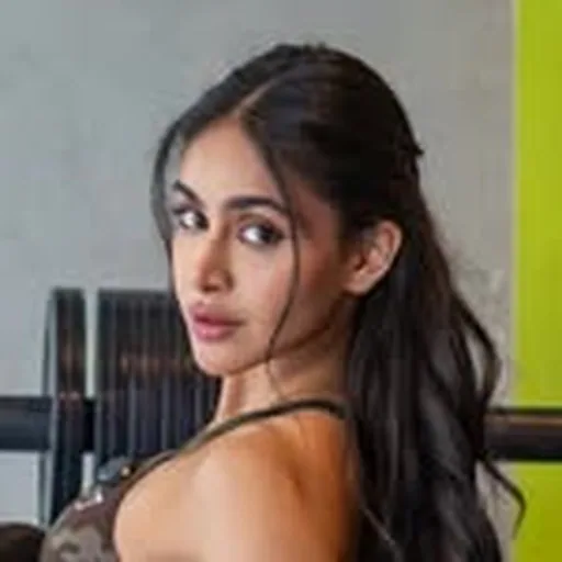 @ravyaarora_ profile image
