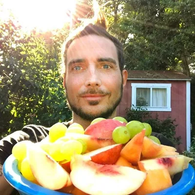 @rawveganrising profile image