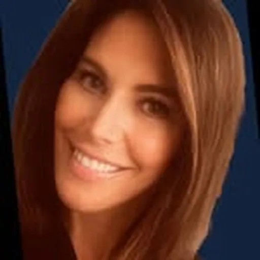@real_laurenmarie profile image