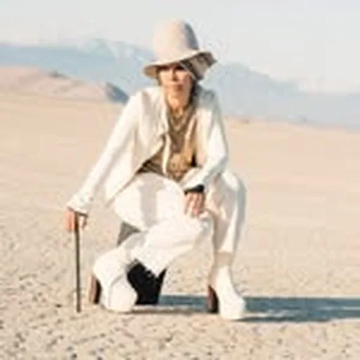 @reallindaperry profile image