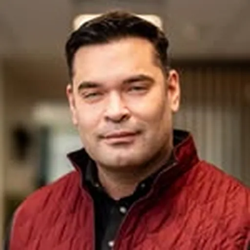 @realmaxavery profile image