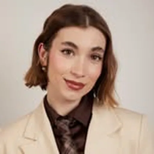 @rebecastones profile image