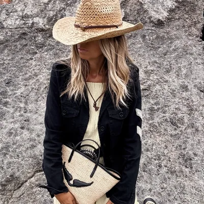 @rebel_elena profile image
