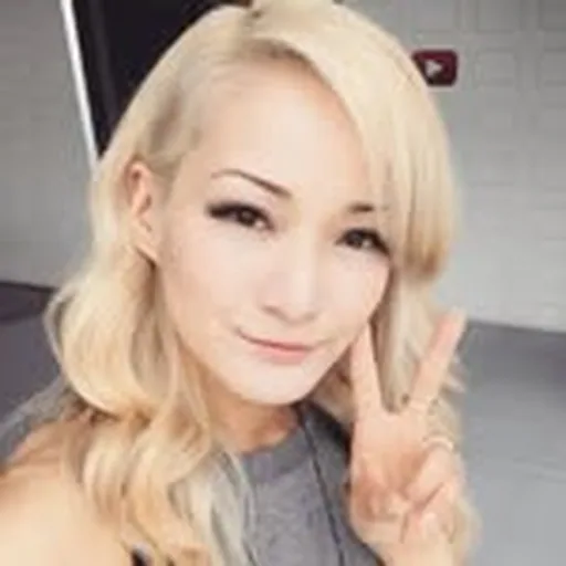 @reinascully profile image