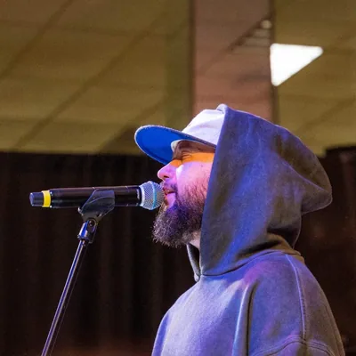 @rhortonworship profile image