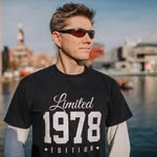 @robdtoys profile image