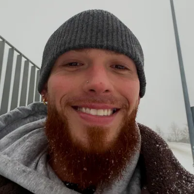 @roberthughess_ profile image