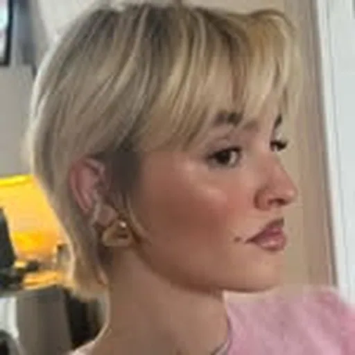 @rosabohneur profile image