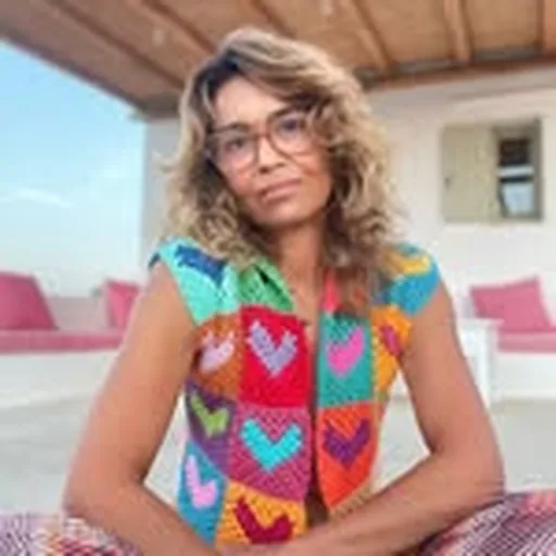 @rose_carmine profile image