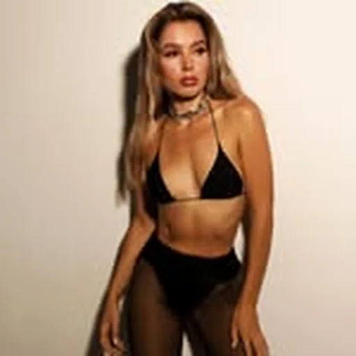 @roxy__sims profile image