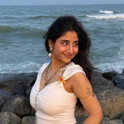@ruhinaaaa_ profile image